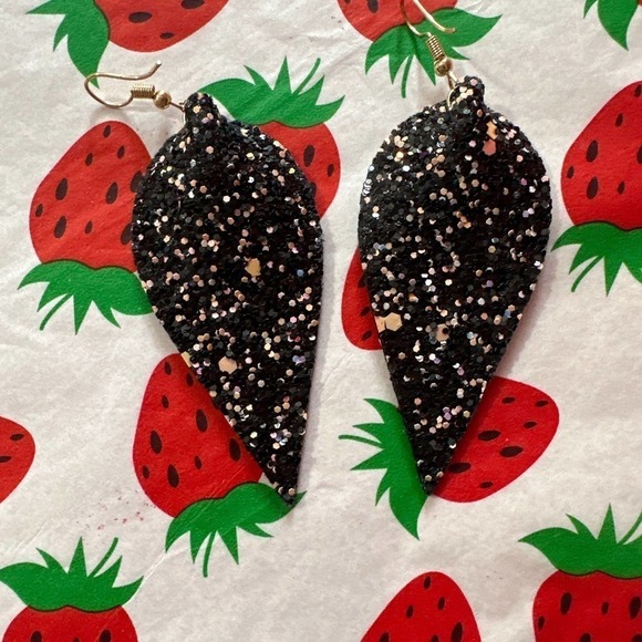 AMAZON sequins earrings - Picture 2 of 3